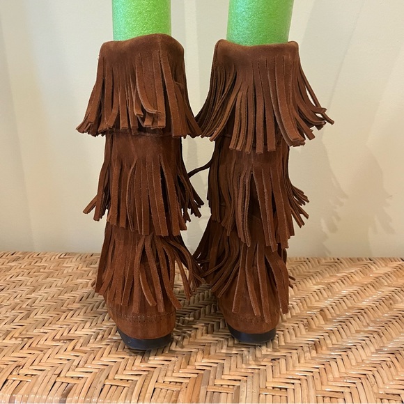 Minnetonka 1632 3 - Layer Fringe Moccasin Boots Size 7 - Picture 3 of 10
